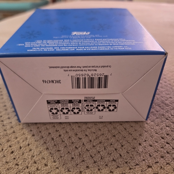 Hallmark Sonic the Hedgehog Emerald Funko POP Christmas Ornament New In Box 2025 - Picture 10 of 14